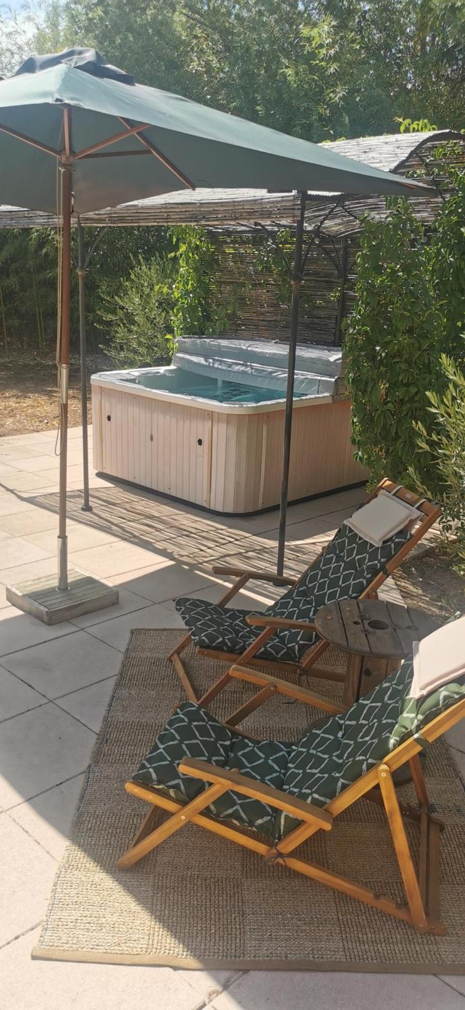 Studio De Charme En Provence, Piscine Et Jacuzzi Partages Le Luc Luaran gambar